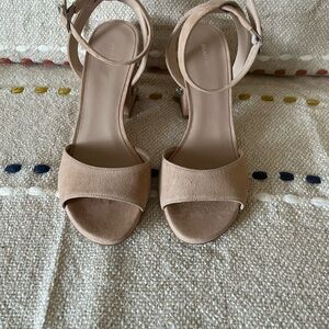 Block Heel Sandal (Women)
Stuart Weitzman